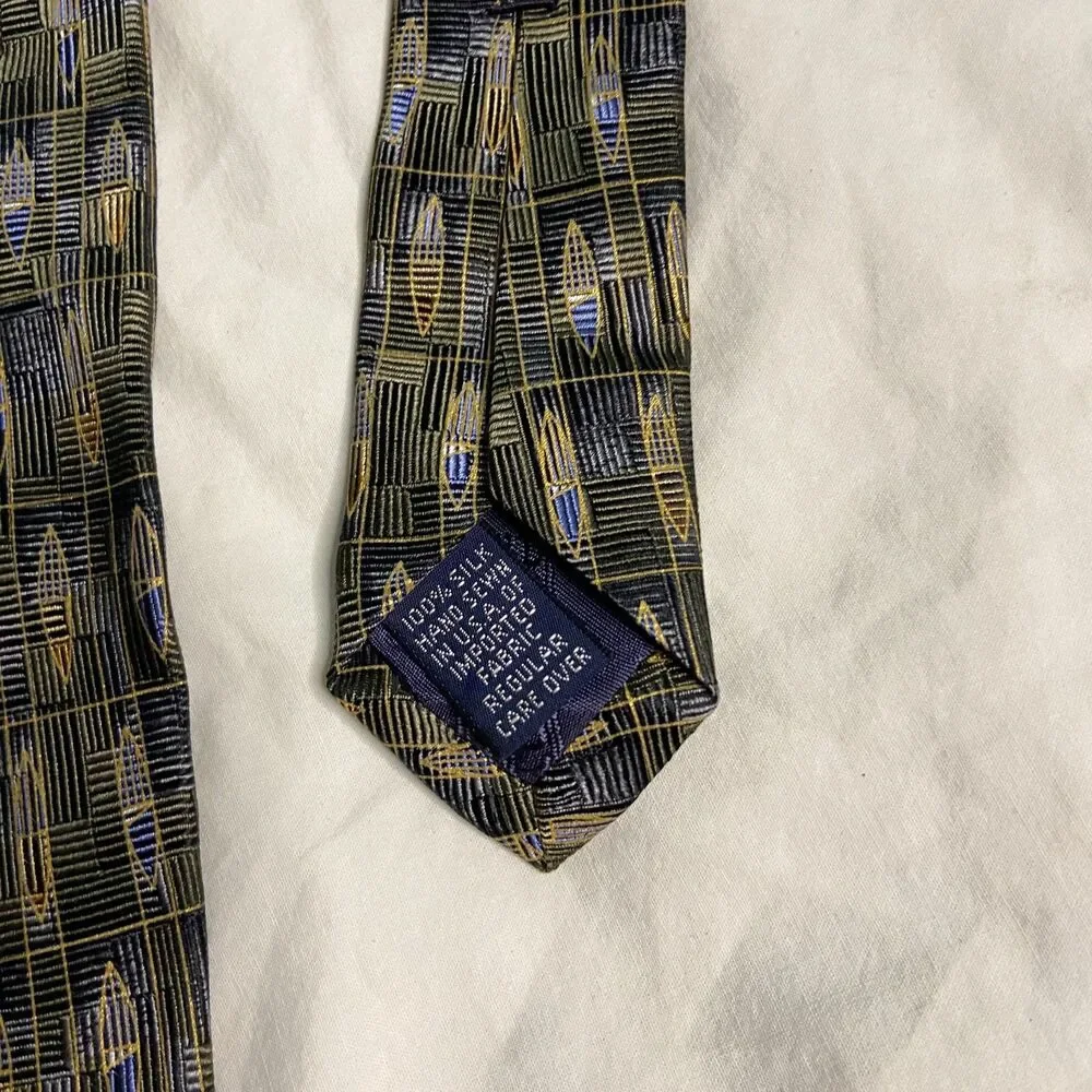 #7358 ROUNDTRE AND YORKE KHAKI GREEN SURFBOARD DESING SILK NECKTIE TIE 4X58 IN